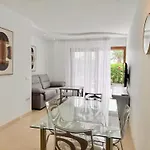Playa Del Duque Beachside - Renovated 1br Pd1 Lejlighed *