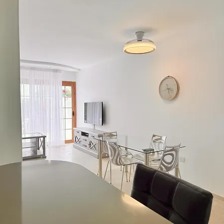 Playa Del Duque Beachside - Renovated 1br Pd1 Apartment Costa Adeje (Tenerife)